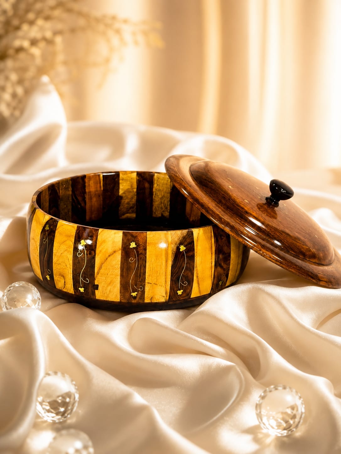 Exquisite Dual-Tone Wooden HotPot